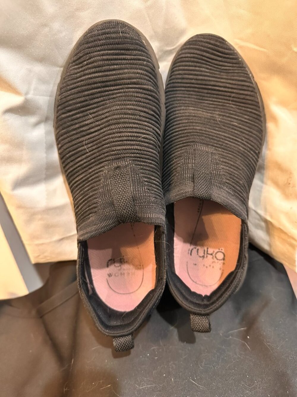 RYKA 9.5W LIKE NEW Charcoal -Black